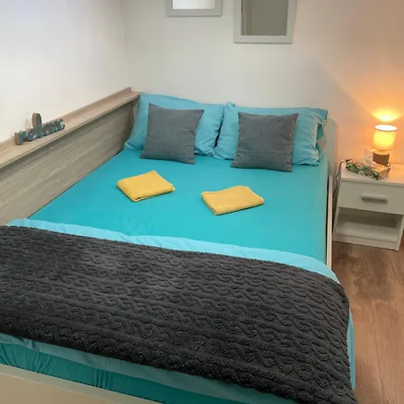 Apartman Una *