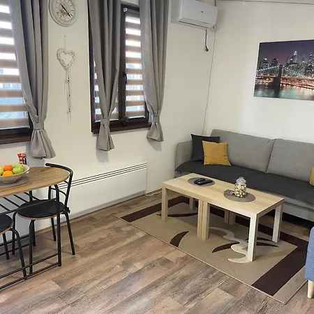 Apartman Una *