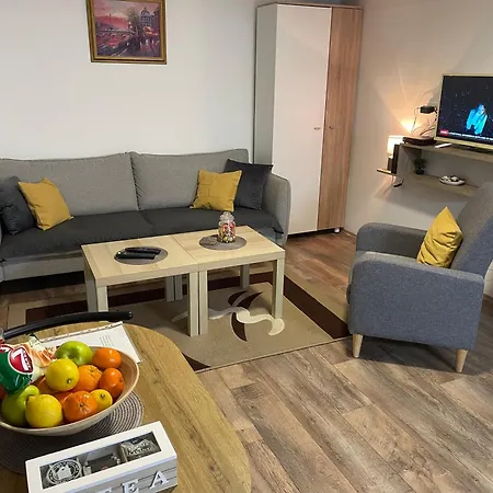 Apartman Una *